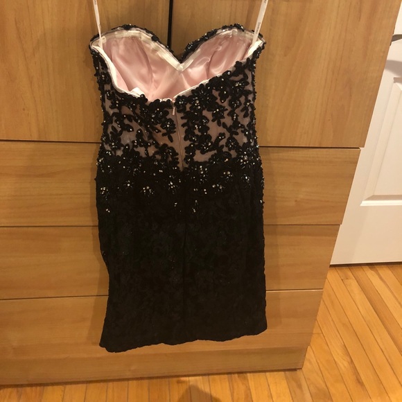 Tony Bowls Original. Size 4, worn once - Picture 4 of 5